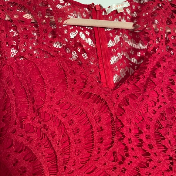 Lulus red lace romper size medium gorgeous! - Picture 3 of 4